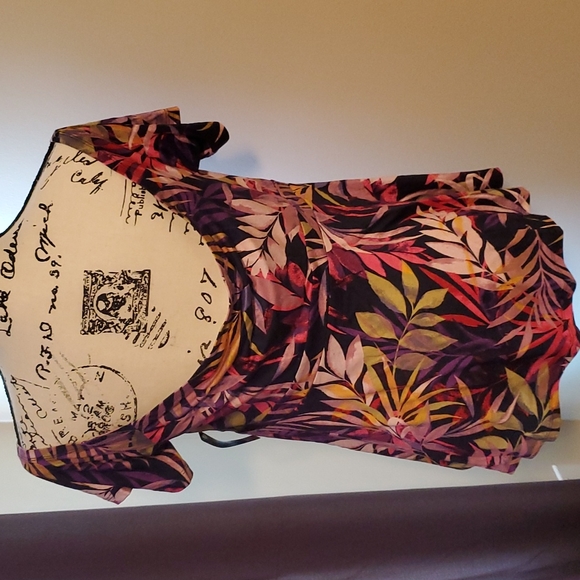 NWT-Multi Leaves Super Soft Smock Off Shoulder Top - Picture 6 of 6